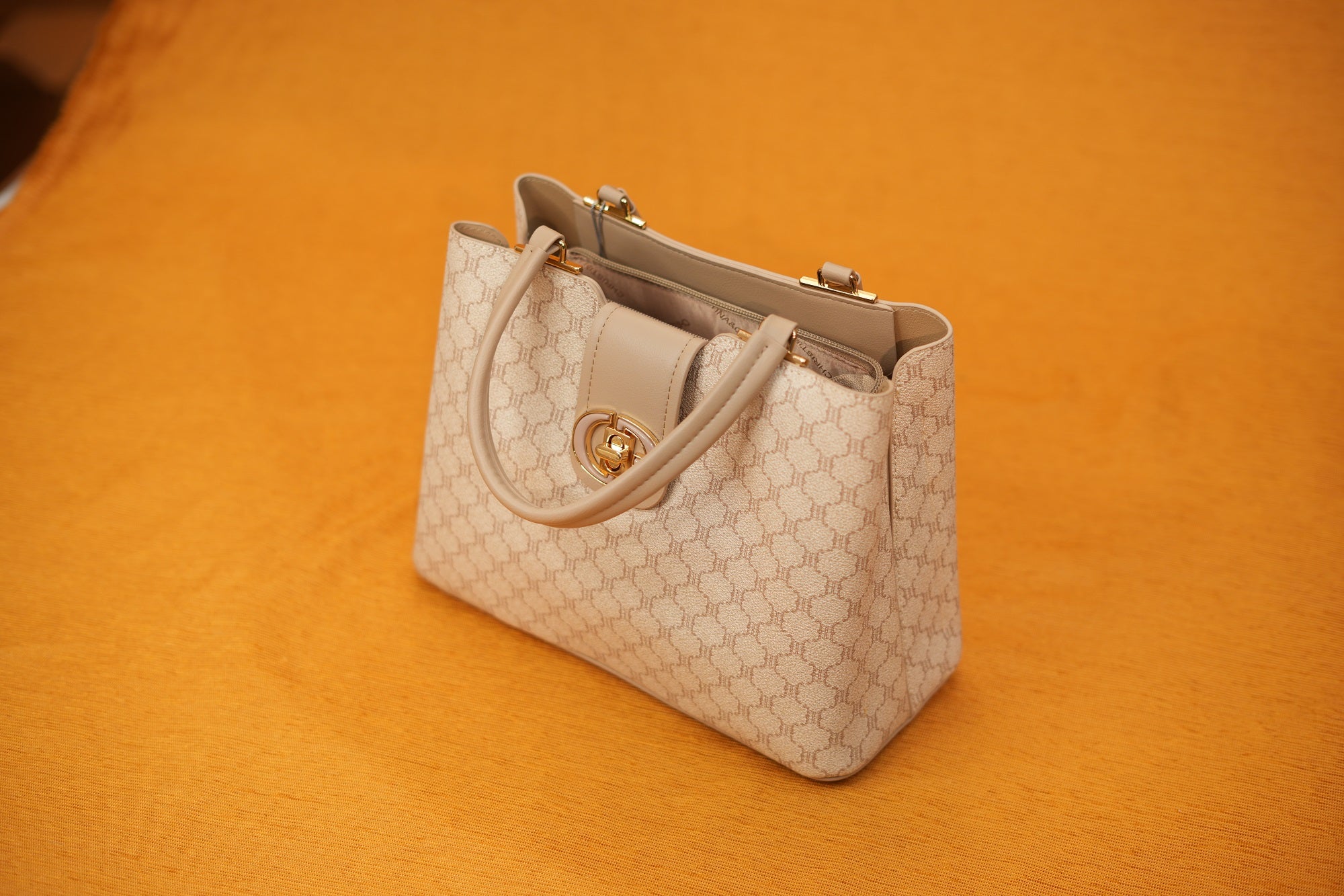 Gris Taupe textured Totebag