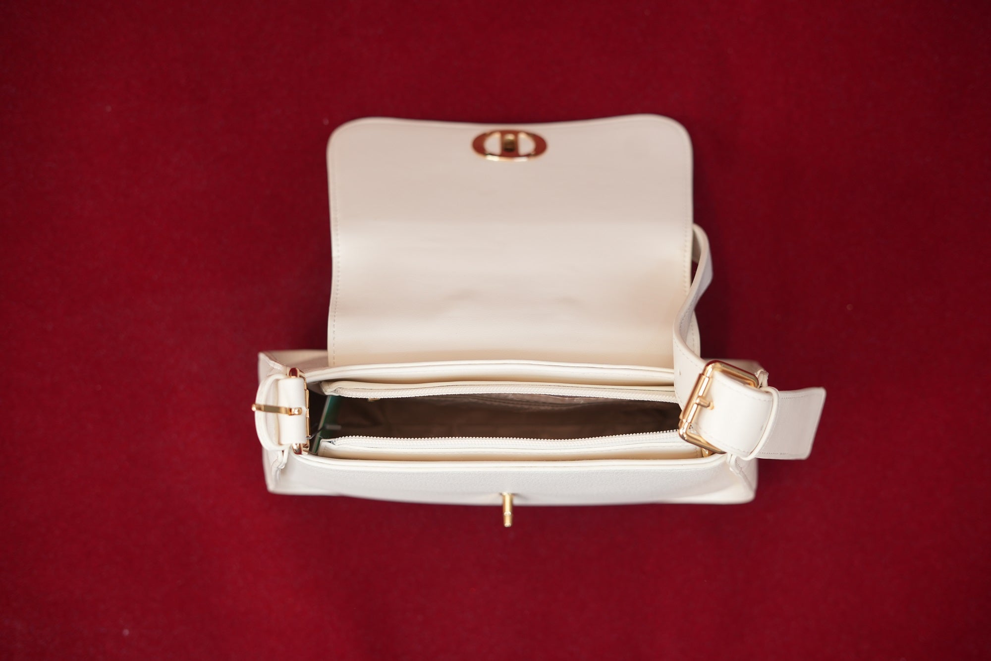 Shubra White Shoulderbag