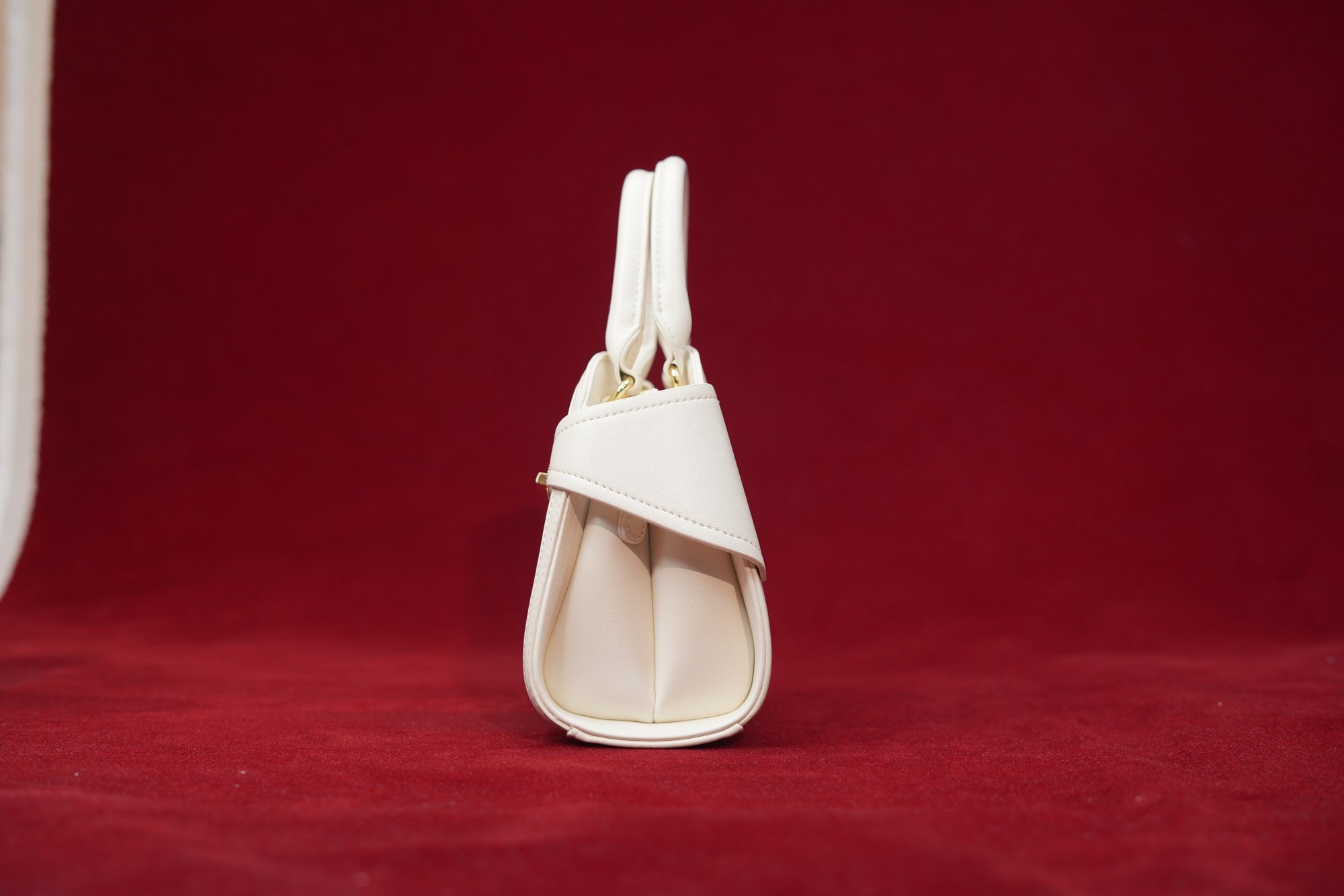 Shubra White Bucklebag