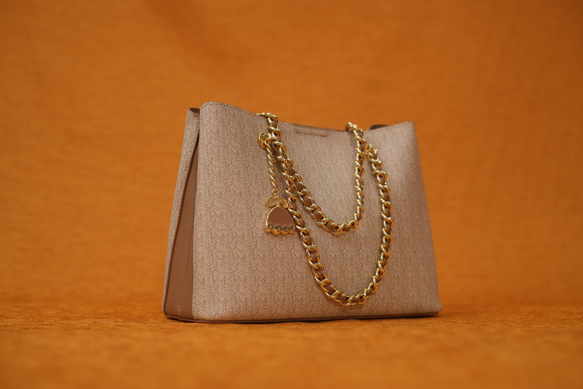Gris Taupe Chain Totebag